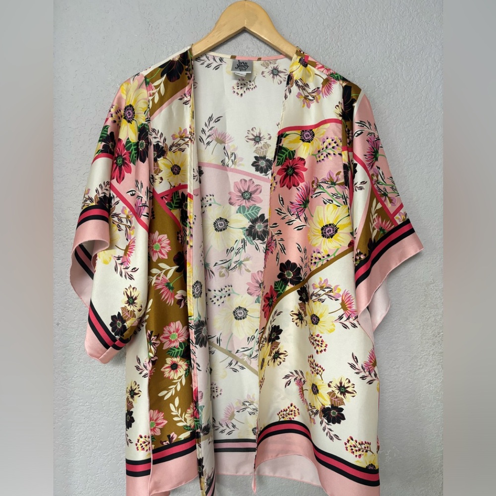 Ivy Jane Kimono‎ Womens Size S/M White Pink Satin Floral Mixed Print Lightweight